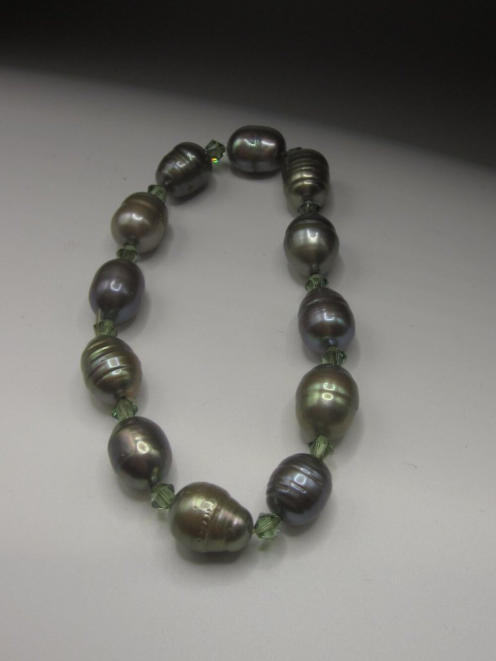 Peacock Pearl Bracelet - Picture 3 of 3